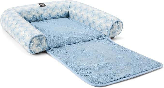 Nicole Miller New York PET Kendall Fluted Geo Cozy Couch Protector Pet Bed, Cozy & Calming, Non-Slip Bottom, Machine Washable, Blue, Large 40"x23"x4"