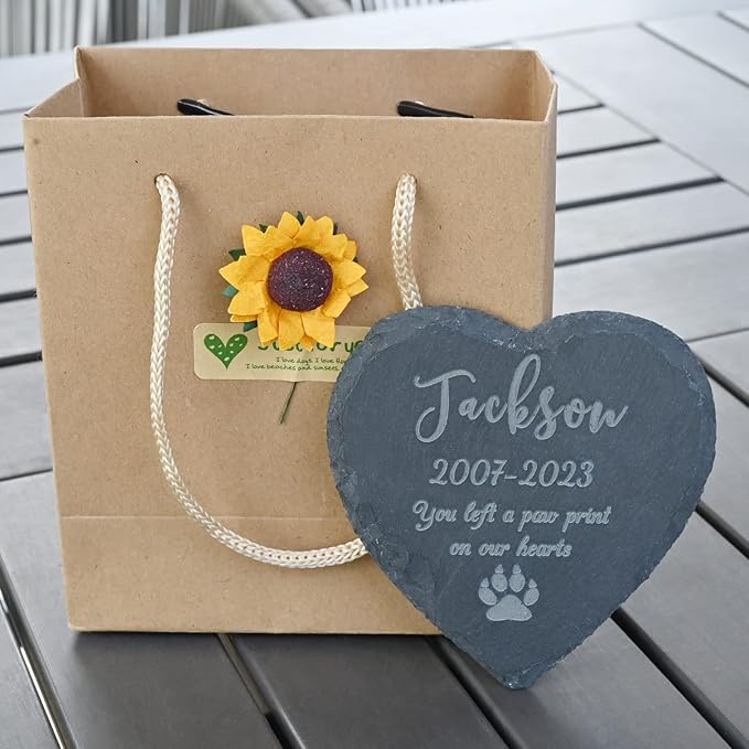 Personalized Memorial Stones, Pet Memorial Gifts for Cats & Dogs, 4''4''/1010cm Natural Stone Heart-Shaped Pet Loss Gift