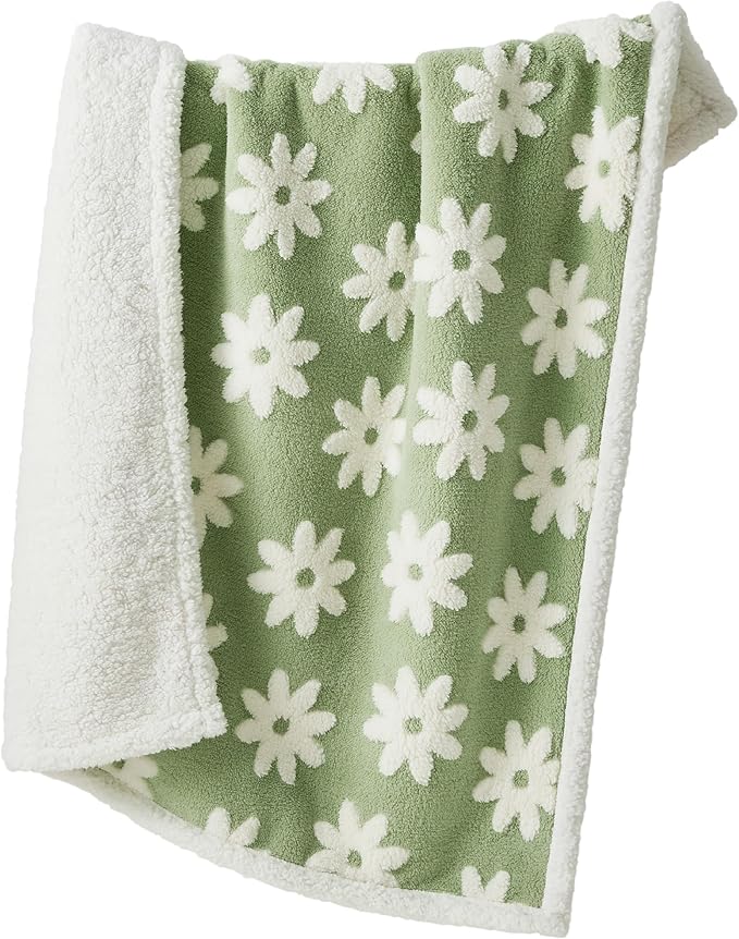 LE SURE Waterproof Dog Blanket for Medium Dogs - Washable Double Sided Dog Blankets with Warm Jacquard Shag and Soft Sherpa Fleece, Pet Cat Blanket for Couch Protection, 3D Textured Cloud, Green