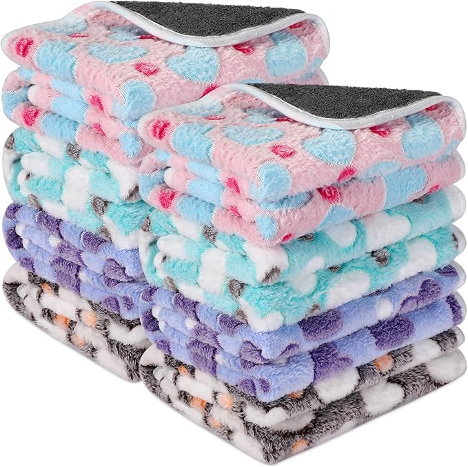 Tudomro 8 Pcs Guinea Pig Blankets Absorbent Washable Animal Fleece Bedding Cage Liners Waterproof Reusable Pet Pee Sleep Mat Pad Cover for Chinchilla Hamster Ferret(Heart,12 x 12 Inch)
