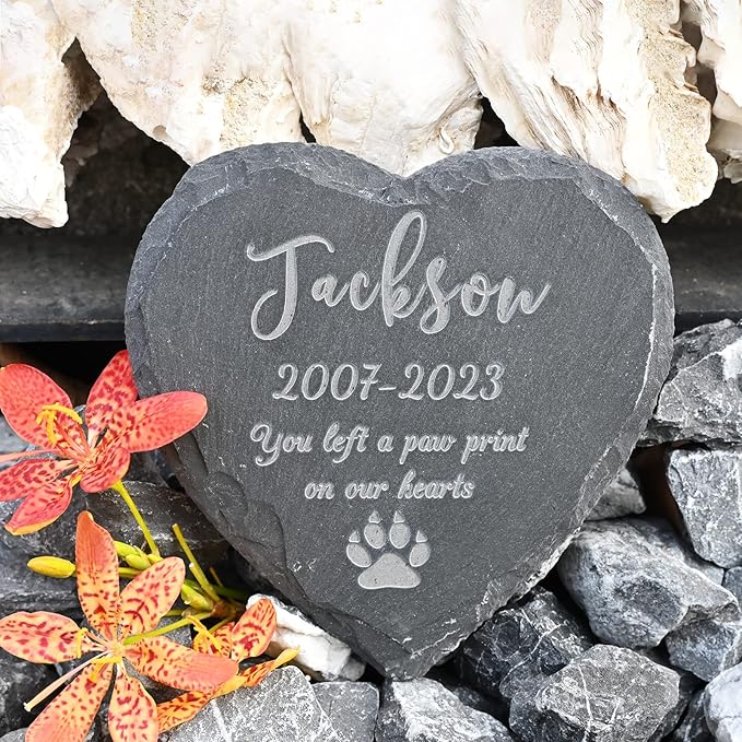 Personalized Memorial Stones, Pet Memorial Gifts for Cats & Dogs, 4''4''/1010cm Natural Stone Heart-Shaped Pet Loss Gift