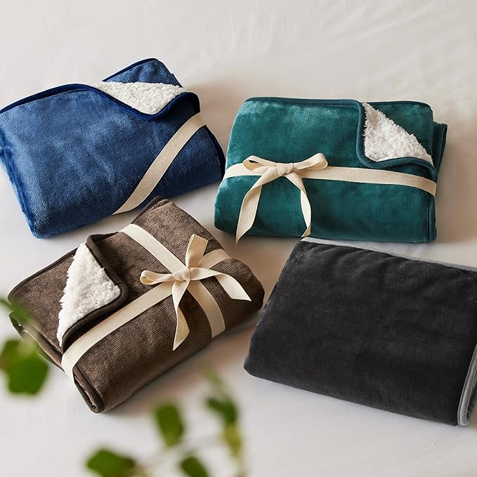 Bedsure Waterproof Blanket for Bed - Sherpa Fleece Waterproof Dog Blankets for Large Dogs, Pet Blankets for Bed/Couch/Dog Crate, Soft Plush Reversible Furniture Protector, Queen Size, 90"x86", Green